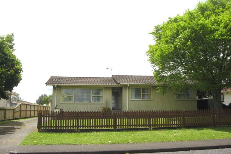 Photo of property in 100 Chichester Drive, Rosehill, Papakura, 2113