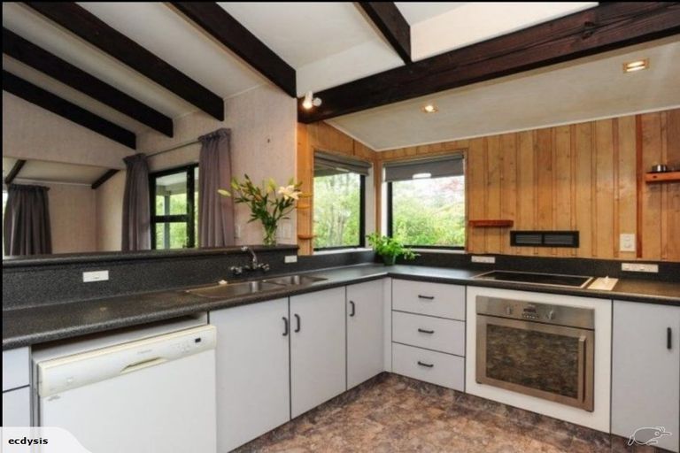 Photo of property in 21 Tauroa Road, Havelock North, 4130