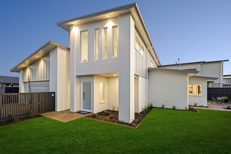 Photo of property in 92 Maanihi Drive, Rototuna North, Hamilton, 3210