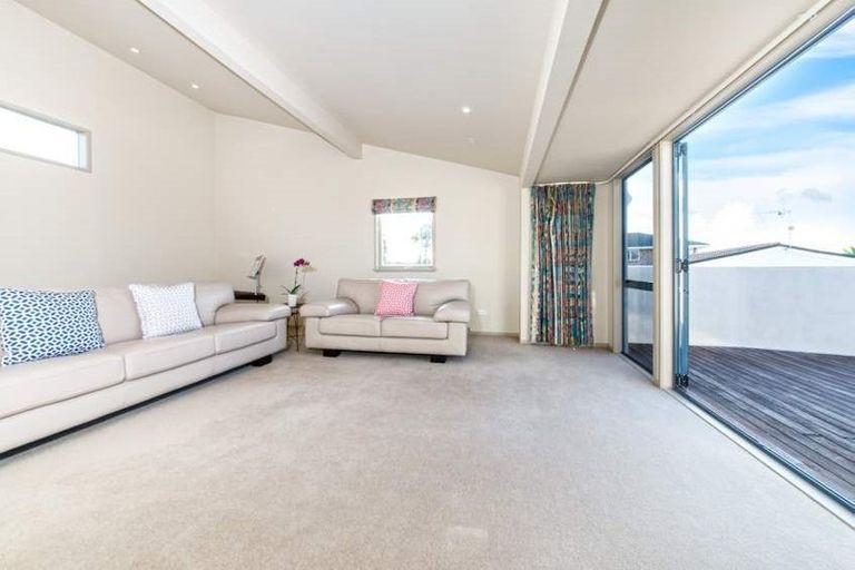 Photo of property in 43 Bramley Drive, Farm Cove, Auckland, 2012