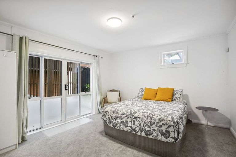 Photo of property in 14b Glenmore Street, Thorndon, Wellington, 6011