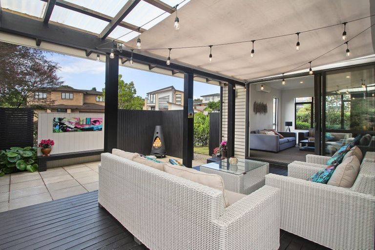 Photo of property in 22 Midhurst Avenue, Henderson, Auckland, 0612