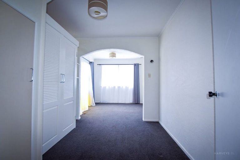 Photo of property in 67 Barrys Road, Glendene, Auckland, 0602