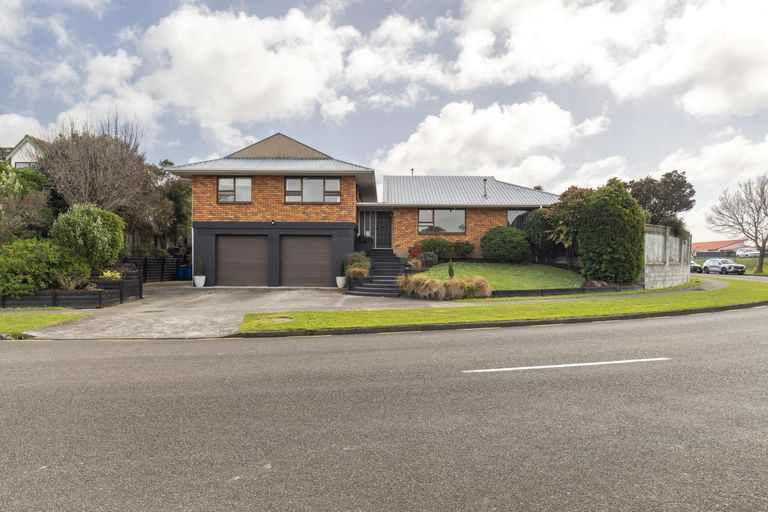Photo of property in 55 Rhodes Drive, Kelvin Grove, Palmerston North, 4414