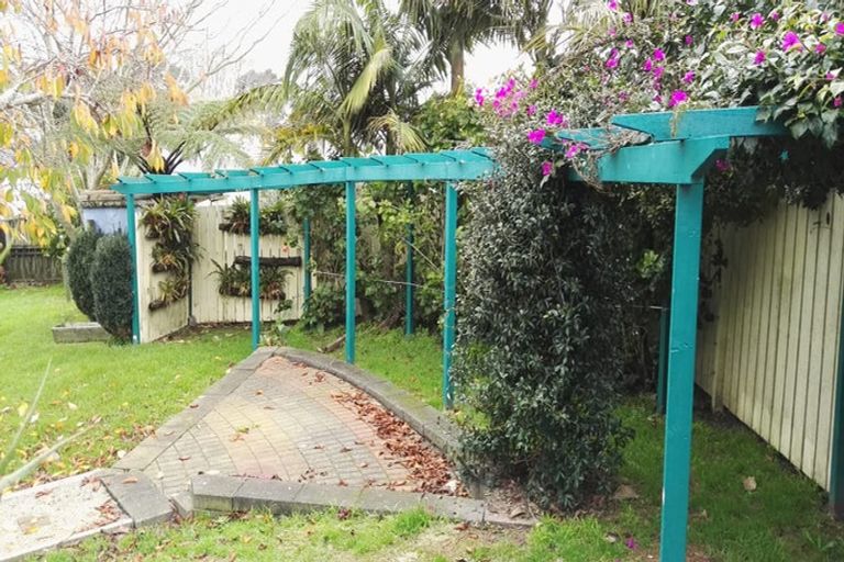 Photo of property in 3 Nutsey Avenue, Northcote, Auckland, 0627