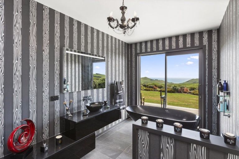 Photo of property in 812 Ruapuke Road, Raglan, 3296