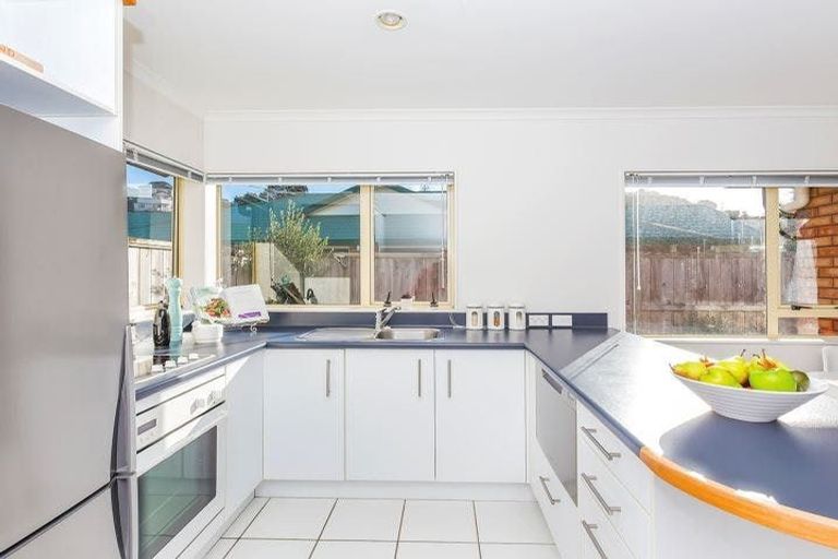 Photo of property in Miramar Villas, 6 Brussels Street, Miramar, Wellington, 6022
