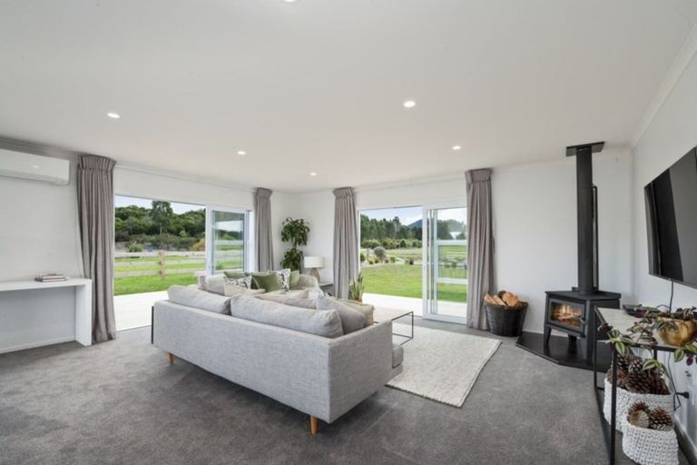 Photo of property in 13 Kahikatea Drive, Kinloch, Taupo, 3377