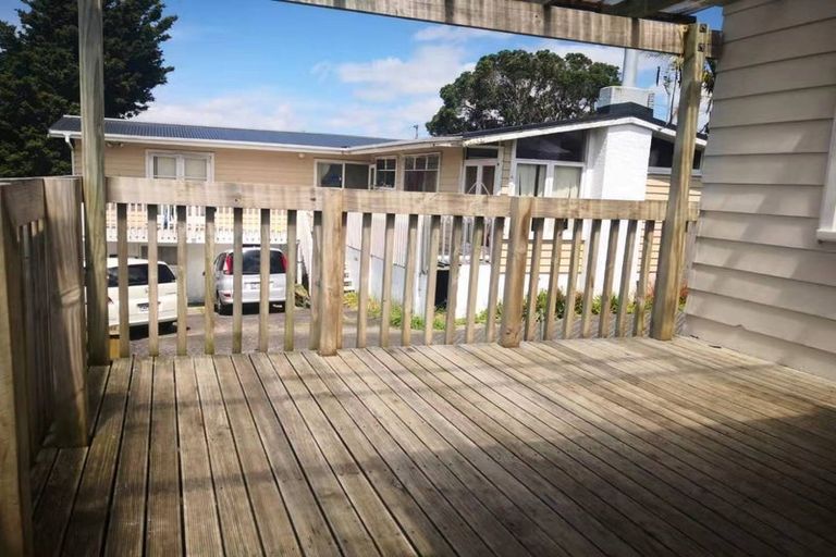 Photo of property in 189 Waimumu Road, Massey, Auckland, 0614