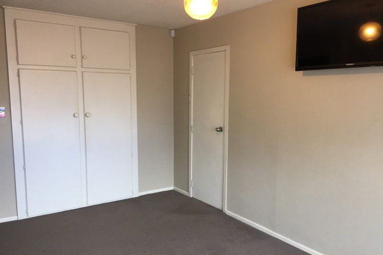 Photo of property in 2/23b Juniper Place, Burnside, Christchurch, 8053