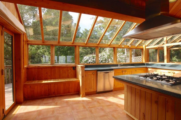 Photo of property in 39 Whaanga Road, Raglan, 3297