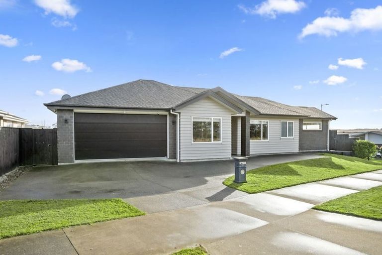 Photo of property in 11 Nobilo Road, Kumeu, 0810