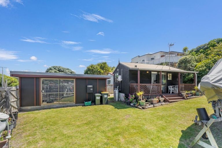 Photo of property in 14 Koromiko Street, Otaki Beach, Otaki, 5512