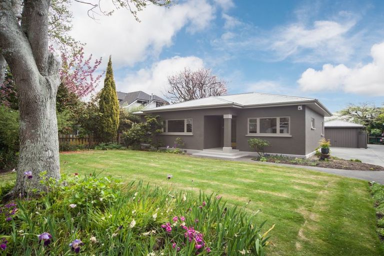 Photo of property in 43 Manapouri Crescent, Hokowhitu, Palmerston North, 4410