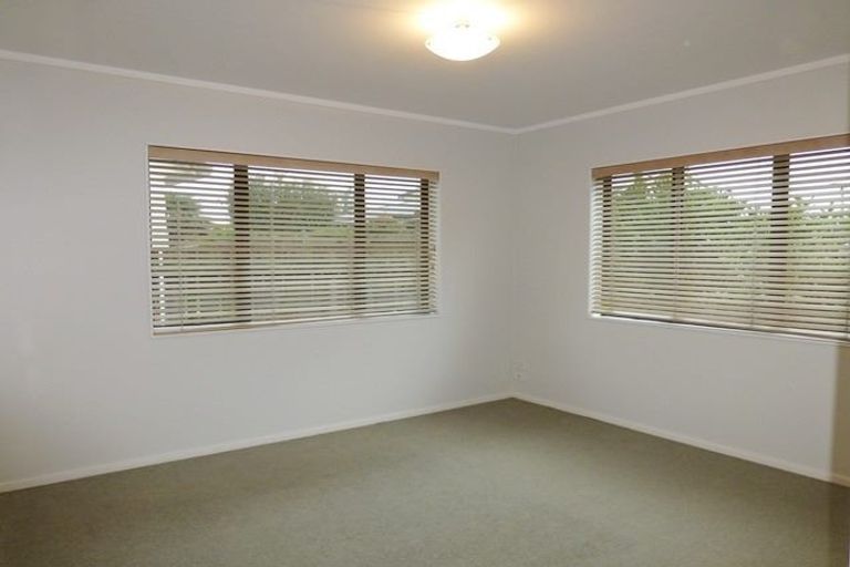 Photo of property in 11b Ross Crescent, Orewa, 0931