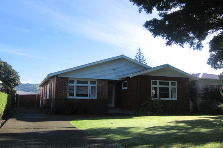 Photo of property in 71 Totara Crescent, Woburn, Lower Hutt, 5011