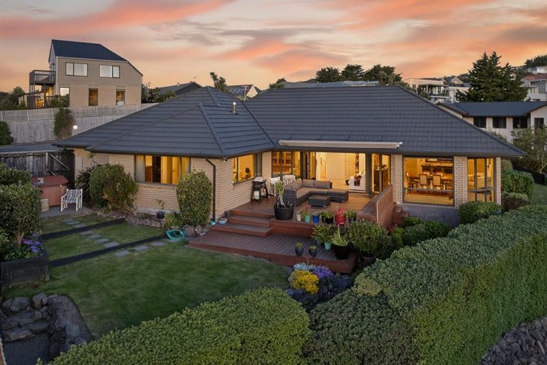 Photo of property in 46 Rockview Place, Mount Pleasant, Christchurch, 8081