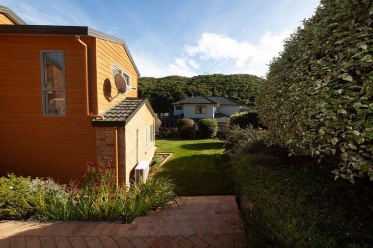 Photo of property in 10 Myers Grove, Churton Park, Wellington, 6037