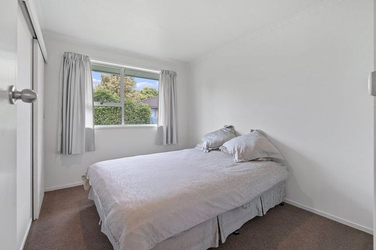Photo of property in 46 Oakley Crescent, Hornby, Christchurch, 8042