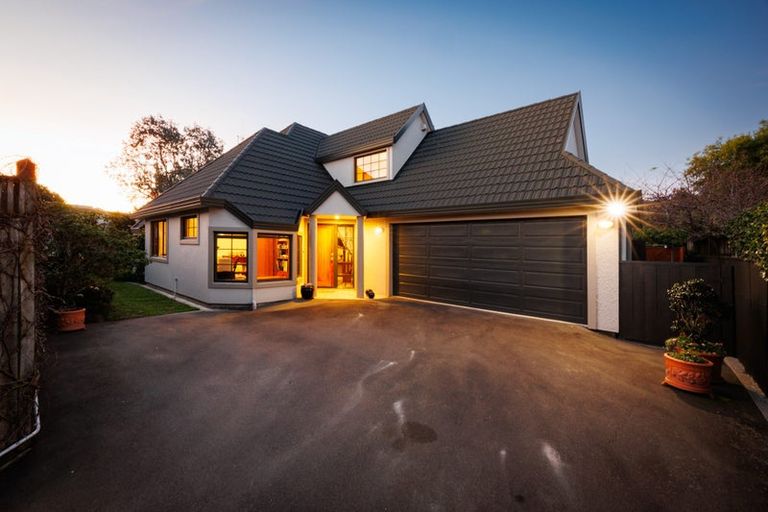 Photo of property in 12a Montgomery Terrace, Hokowhitu, Palmerston North, 4410