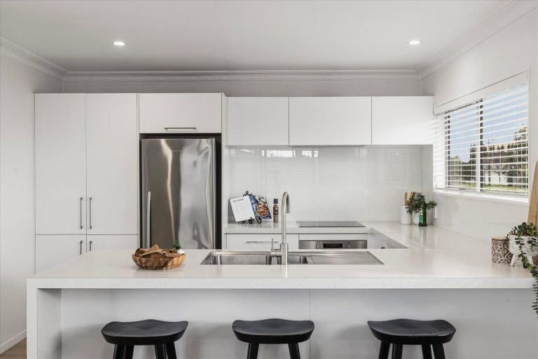 Photo of property in 30 Edgecumbe Road, Tauranga, 3110