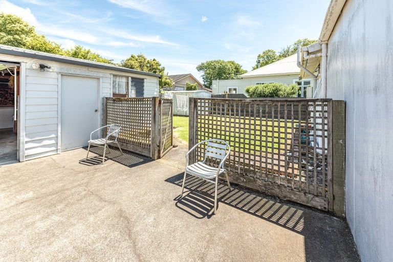 Photo of property in 1 Parkes Avenue, Saint Johns Hill, Whanganui, 4501
