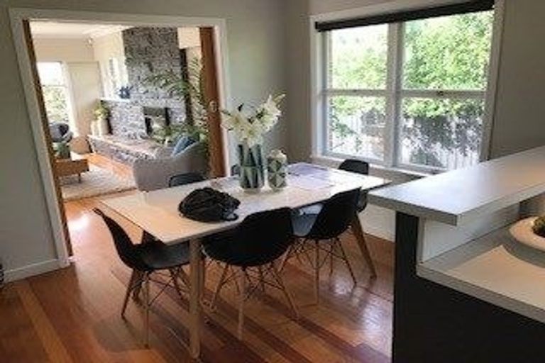 Photo of property in 9 Harding Avenue, Te Atatu South, Auckland, 0610