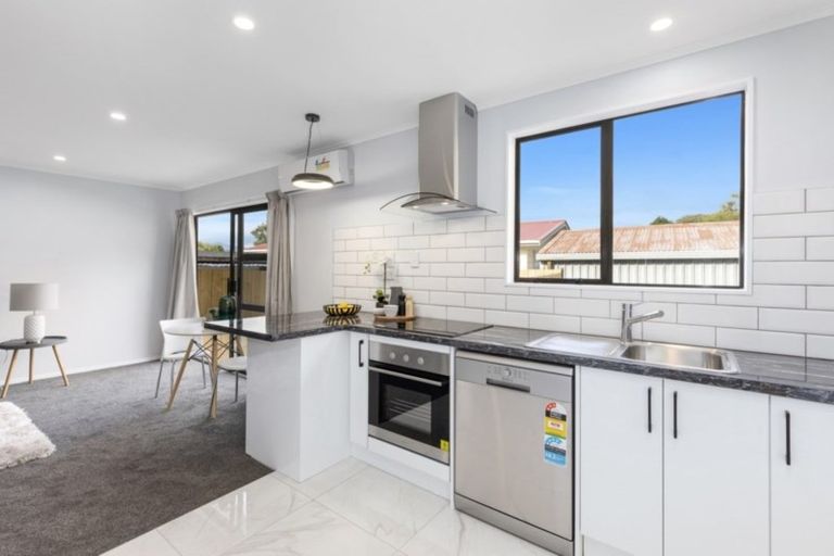 Photo of property in 43b Hartford Crescent, Totara Park, Upper Hutt, 5018