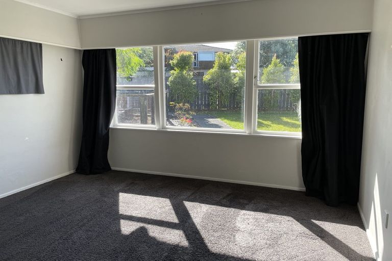 Photo of property in 124 Tiroroa Avenue, Te Atatu South, Auckland, 0610