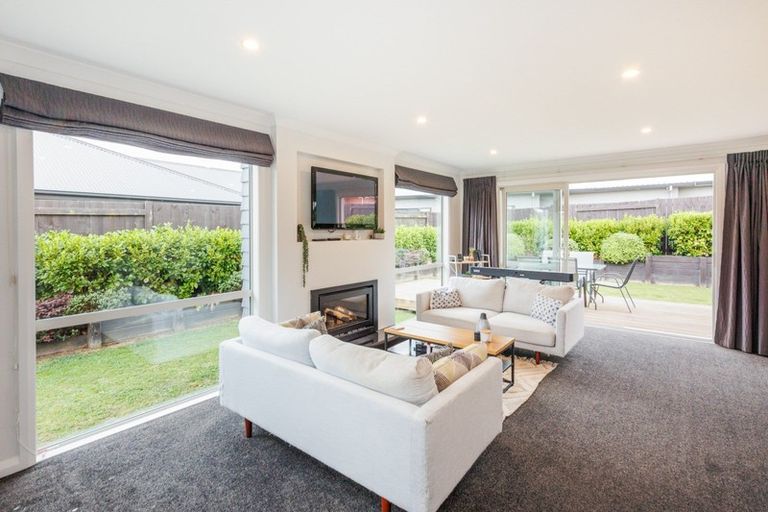 Photo of property in 10 Silicon Way, Fitzherbert, Palmerston North, 4410
