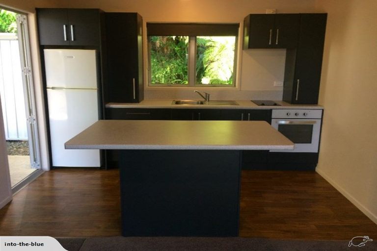 Photo of property in 50 Queens Road, Glen Avon, New Plymouth, 4312