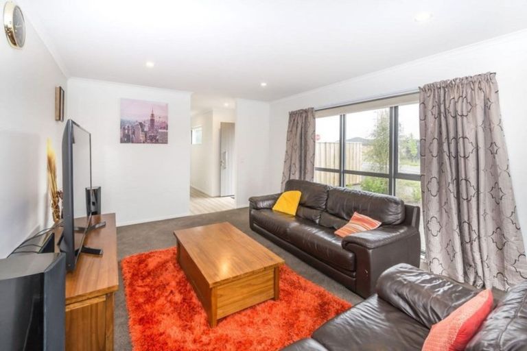 Photo of property in 33 William Dawson Crescent, Wigram, Christchurch, 8025