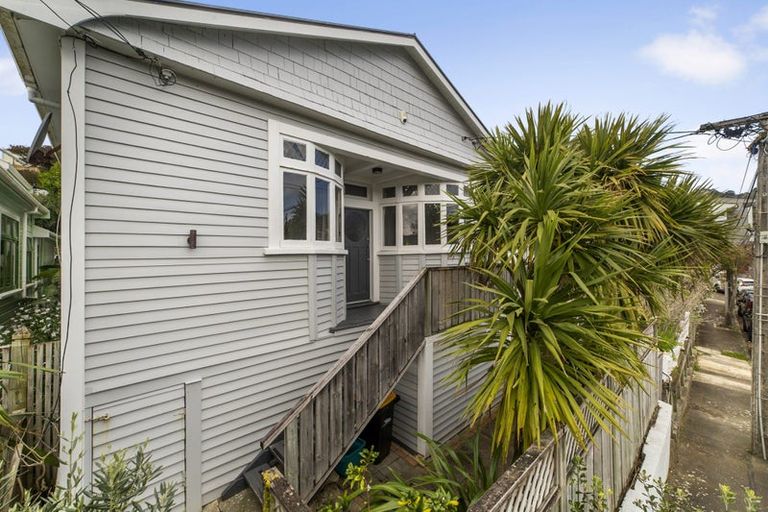 Photo of property in 19 Princess Terrace, Newtown, Wellington, 6021