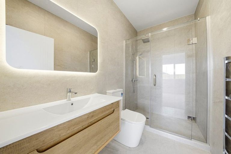 Photo of property in 14 Kopu Road, Orewa, 0931