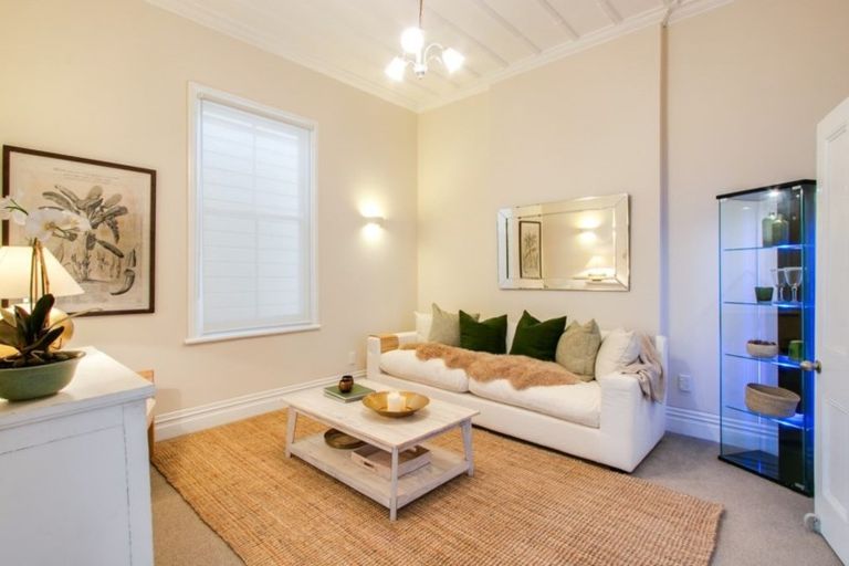 Photo of property in 11 Wellesley Road, Napier South, Napier, 4110