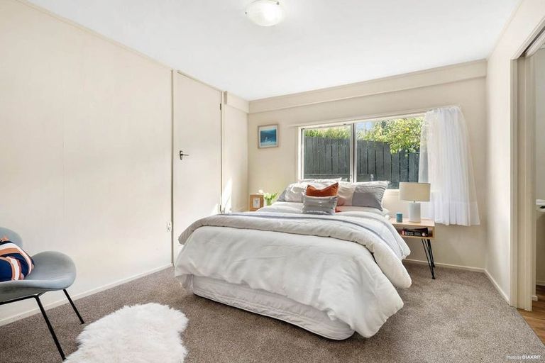 Photo of property in 2/139a Mokoia Road, Birkenhead, Auckland, 0626