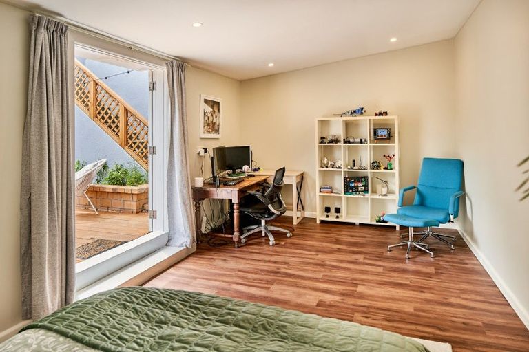 Photo of property in 69 Muritai Road, Eastbourne, Lower Hutt, 5013