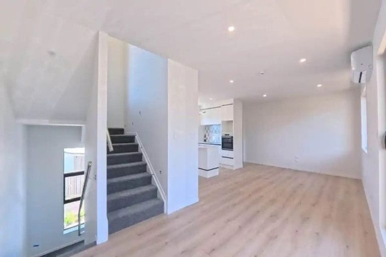 Photo of property in 7c Titirangi Road, New Lynn, Auckland, 0600