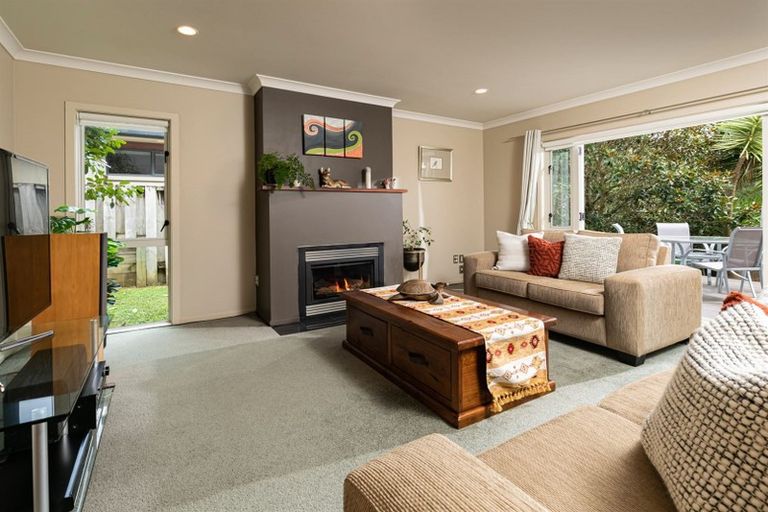 Photo of property in 28 Admirals Court Drive, Greenhithe, Auckland, 0632