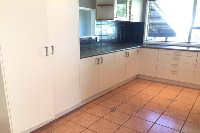 Photo of property in 7 Osmond Court, Sunnyvale, Auckland, 0612