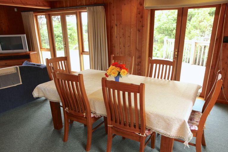 Photo of property in 39 Whaanga Road, Raglan, 3297