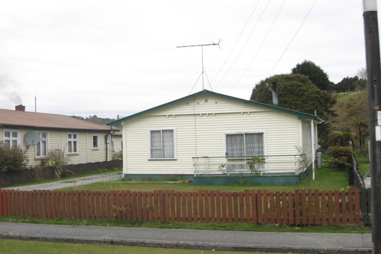 Photo of property in 15 Inverness Street, Dunollie, Runanga, 7803