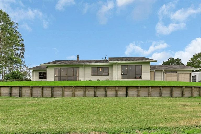 Photo of property in 51 Loop Road, Otaika, Whangarei, 0170