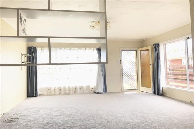 Photo of property in 1/36 Blacklock Avenue, Henderson, Auckland, 0612