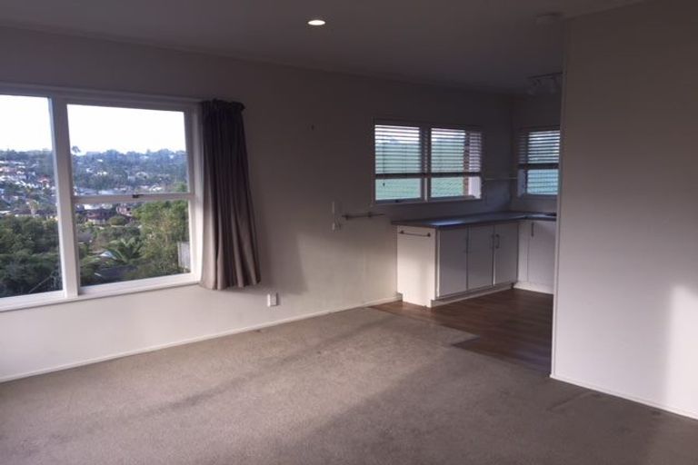 Photo of property in 2/58 Arran Road, Browns Bay, Auckland, 0630