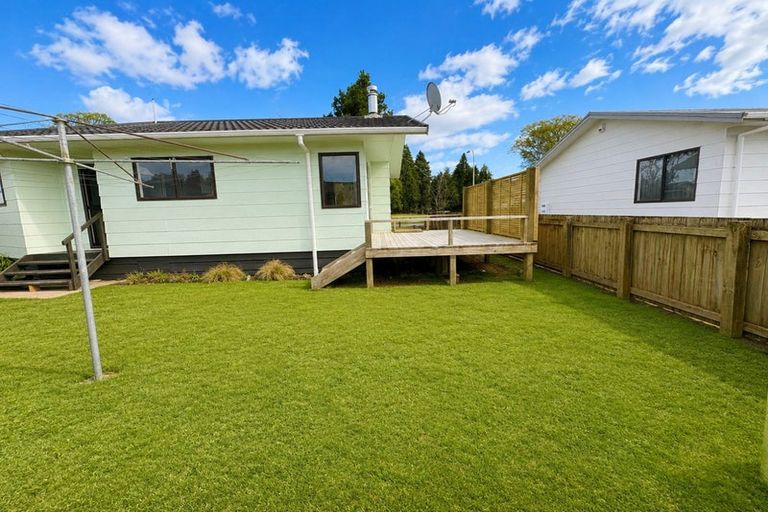 Photo of property in 46 Aquarius Drive, Kawaha Point, Rotorua, 3010