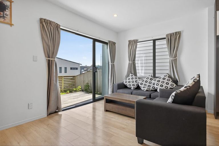 Photo of property in 46 Parahau Road, Papakura, 2110