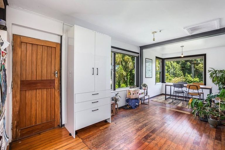 Photo of property in 18 Sidlaw Street, Strathmore Park, Wellington, 6022