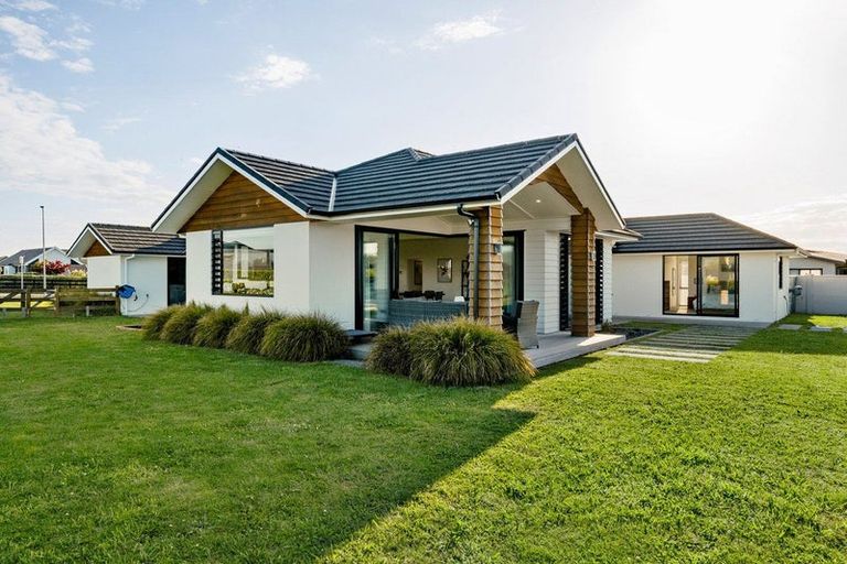 Photo of property in 2 Moemoea Place, Cambridge, 3434