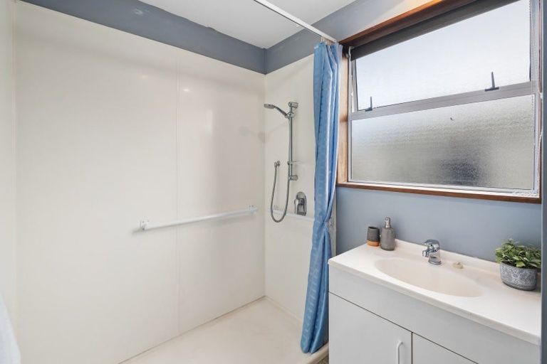 Photo of property in 3 Raymond Road, Bromley, Christchurch, 8062